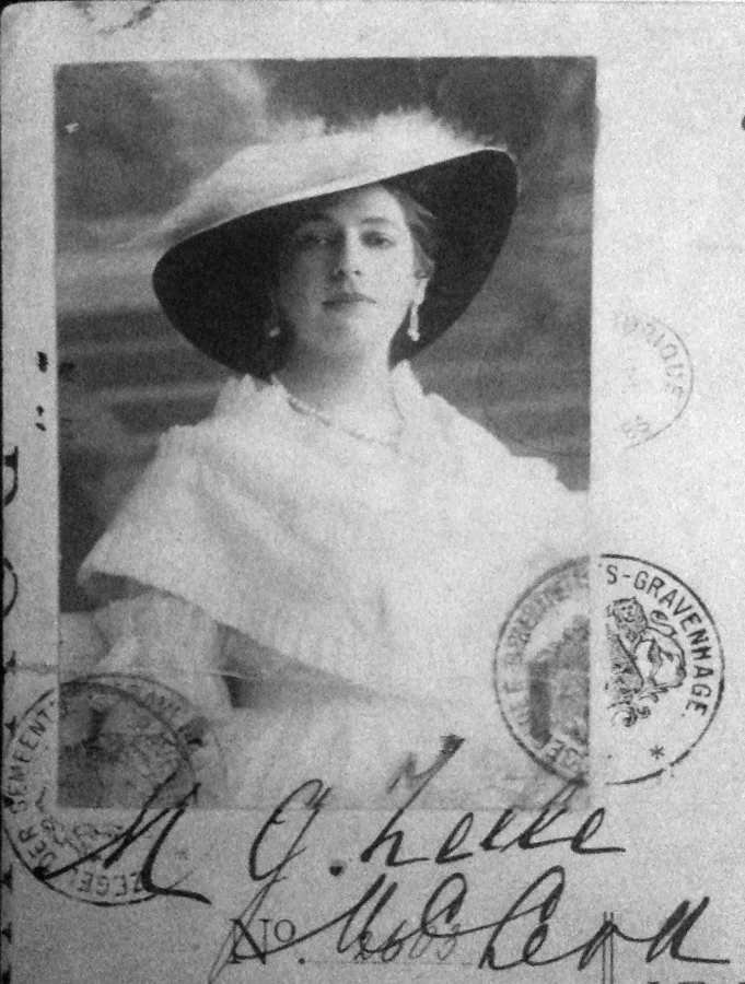 Mata-Hari 1915.jpg