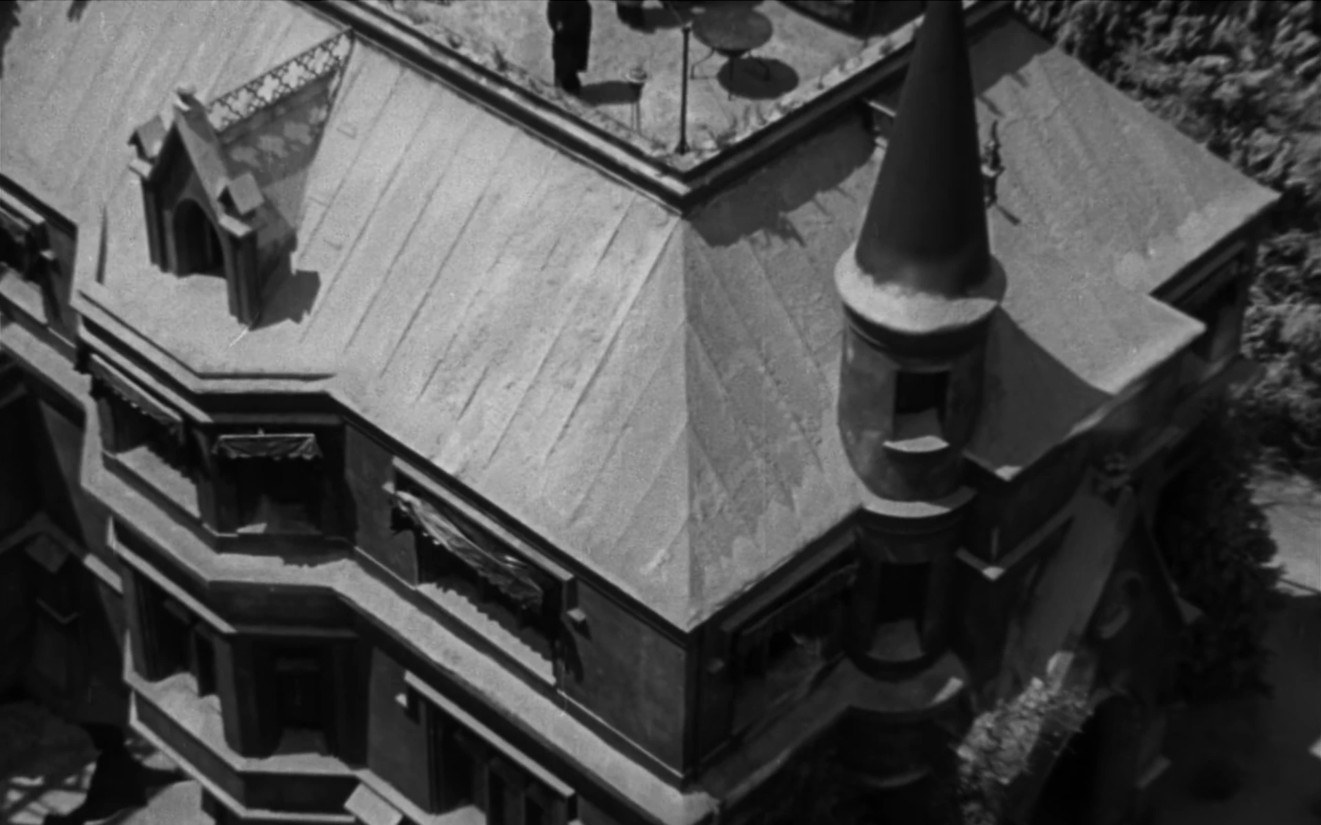 The Greene Murder Case (1929) - Greene Mansion.png