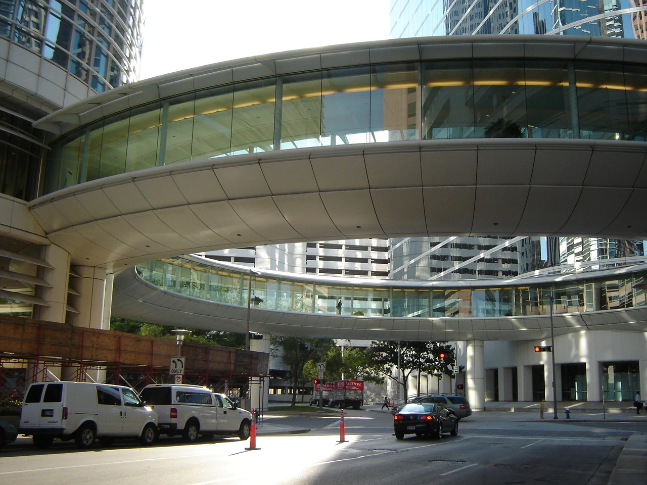 Enron Downtown Houston TX - panoramio.jpg
