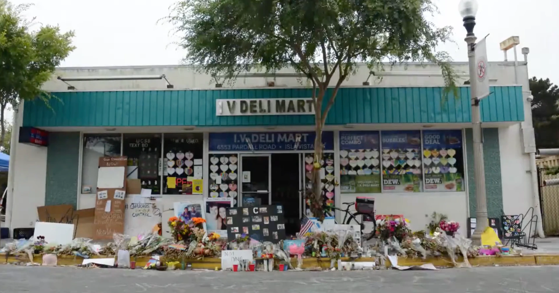 2014 Isla Vista killings memorial for Chris.png